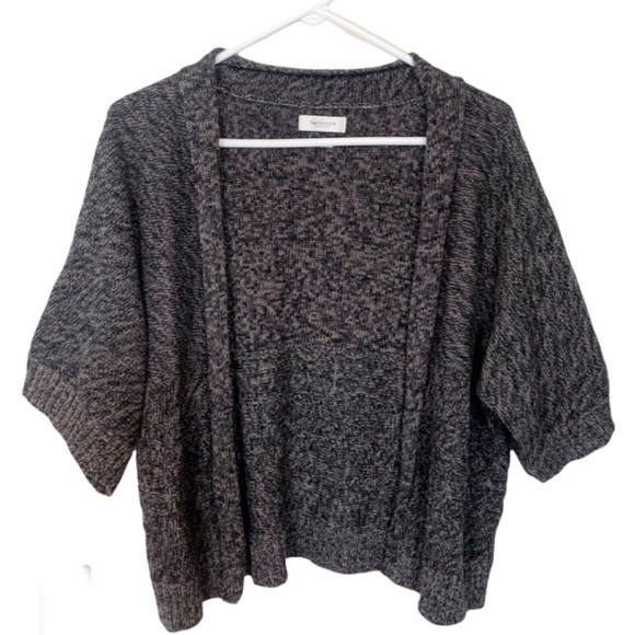 Van Heusen Sweaters - Van Heusen Sweater Short Cardigan Gray Size Medium